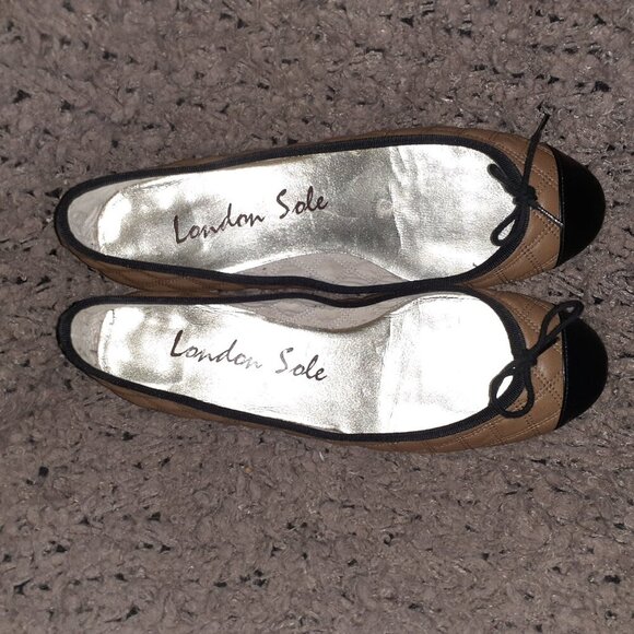 LONDON SOLE-Tan Quilted Leather-Black Patent Leather Cap Toe-Sz 38-Excellent - Picture 6 of 9